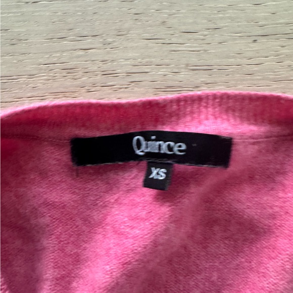 EUC Quince V-Neck Sweater in Fuscia XS 100% cashmere - Picture 6 of 7